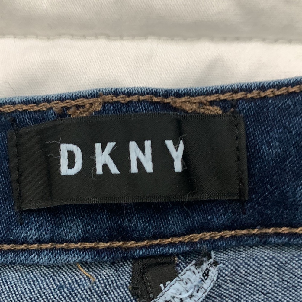 Jeans - Picture 2 of 3